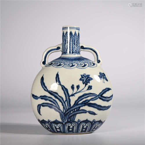 Mingxuande       Blue and white flat bottle