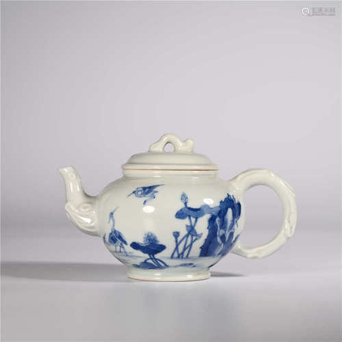 Kangxi of Qing Dynasty        Blue and white teapot