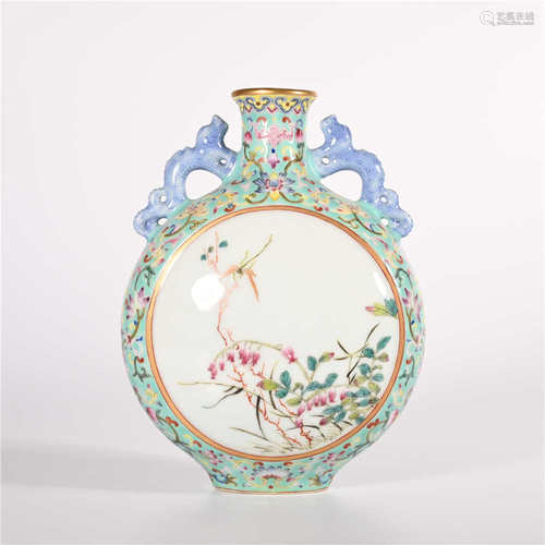 Qianlong of Qing Dynasty       Pastel bottle with two ears