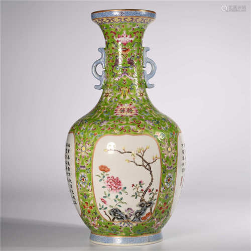 Qianlong of Qing Dynasty       Pastel bottle with two ears