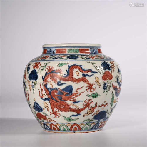 Jiajing of Ming Dynasty        Colorful dragon jar