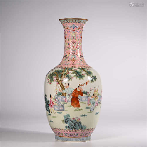 Qianlong of Qing Dynasty         Pastel bottle