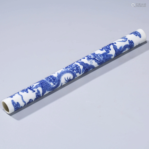 A BLUE & WHITE DRAGON PORCELAIN ENHOLDER