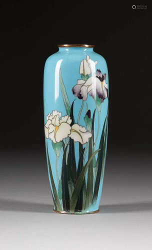 KLIENE CLOISONNÉ-VASE MIT FLORALDEKOR Japan, um