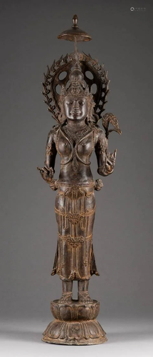 STEHENDE TARA Indien, 19./20. Jh. Bronze. H. 105,5 cm.