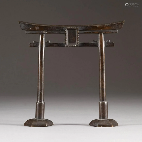 TORII (SHINTO-SCHREIN-TOR) Japan, 19. Jh. Bronze, braun