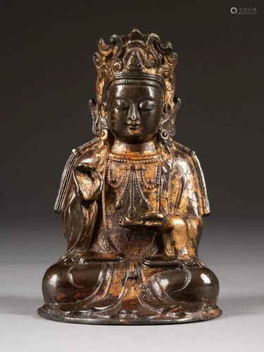 KLEINE GUANYIN-FIGUR China, Ming-Dynastie Bronze, braun