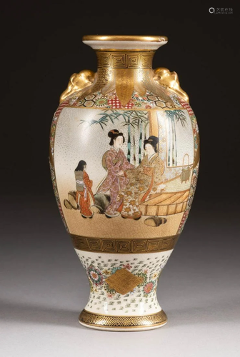 SATSUMA-VASE MIT DEKOR VON ARISTOKRATINNEN Japan, 20.