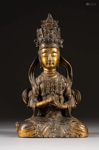 SITZENDER GUANYIN China, 18./19. Jh. Bronze, Reste der