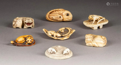 SIEBENTEILGES KONVOLUT: NETSUKE Japan, um 1900 und