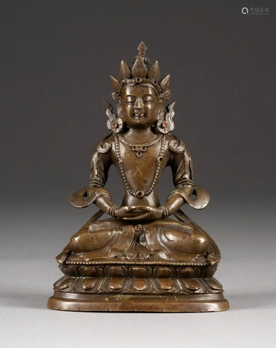 SITZDENDER BUDDHA-AMITAYUS Tibet, 19. Jh. Bronze, braun