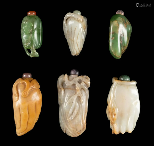 SECHS SNUFFBOTTLES China, um 1900 Jade, Speckstein (?).