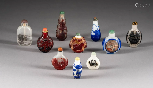 ZEHN GLAS-SNUFFBOTTLES China, um 1900 Glas (Lioaqi),