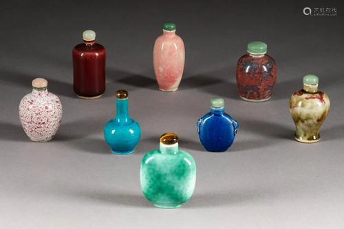 ACHT PORZELLAN-SNUFFBOTTLES China, Qing-Dynastie