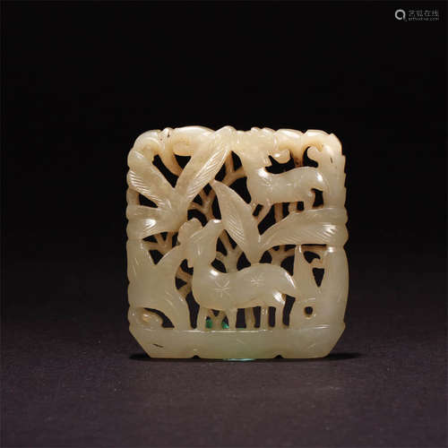 A Jade Carved Deer   Wazi Ornament