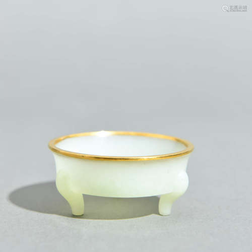 A Gold Edge Inlaid Jade Cup