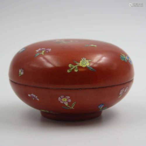 An Iron Red Floral Porcelain Compact