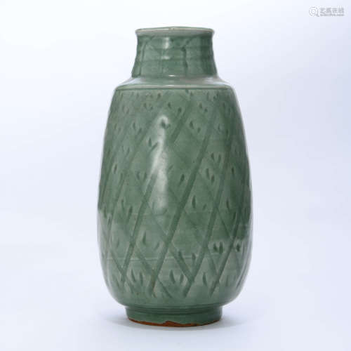 A Green Glaze Porcelain Jar