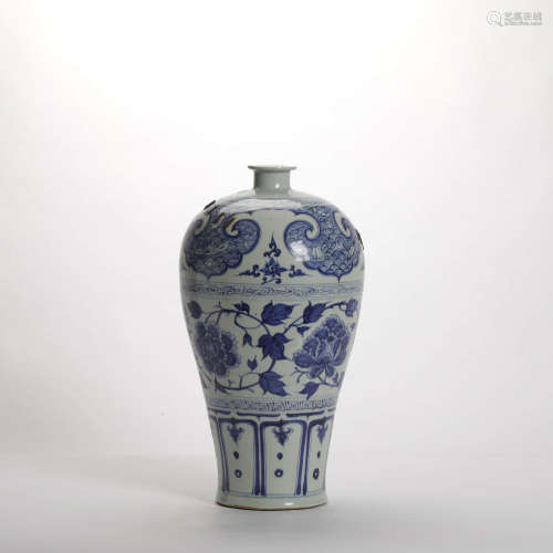 A Blue and White Floral Porcelain Plum Bottle