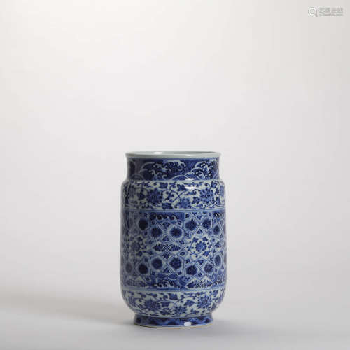 A Blue and White Floral Porcelain Jar