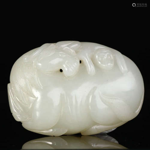 A Hetian Jade Carved Horse Ornament