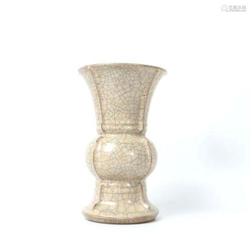 A Ge Kiln Porcelain Beaker Vase