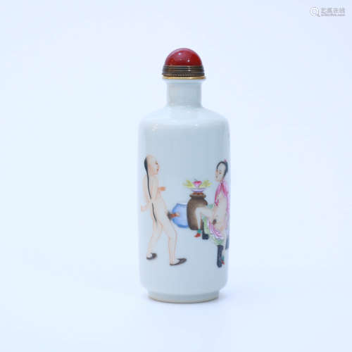 An Enamelled Porcelain Snuff Bottle