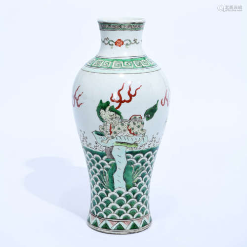 A Famille Verte Kylin Pattern Porcelain Guanyin Vase