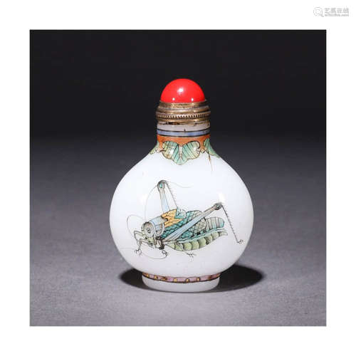 A Famille Rose Colored Drawing Cricket   Porcelain Snuff Bottle