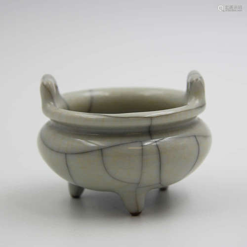 A Ge Kiln Double Ears Porcelain Three-legged Censer