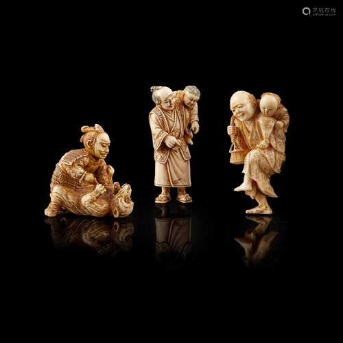 Y GROUP OF THREE IVORY NETSUKE MEIJI PERIOD