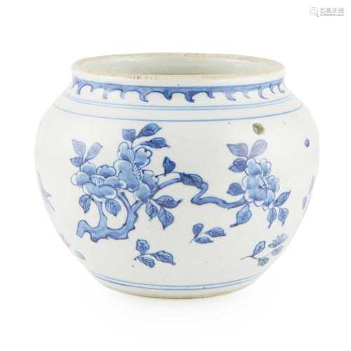 BLUE AND WHITE PORRIDGE JAR LATE QING DYNASTY TO REPUBLIC PERIOD, 19TH-20TH CENTURY