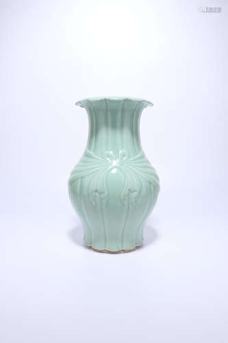 chinese celadon glazed porcelain vase,qing dynasty
