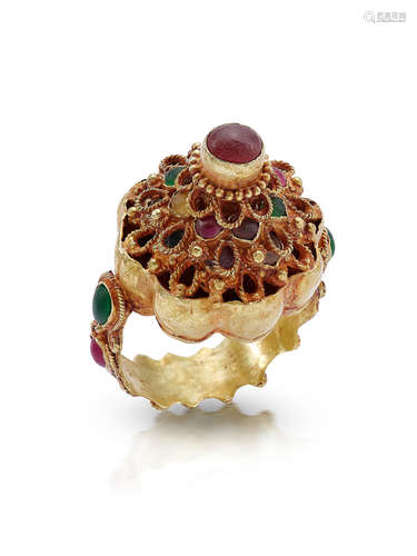 A GEM-SET GOLD PAGODA RING THAILAND CIRCA 18TH CENTURY