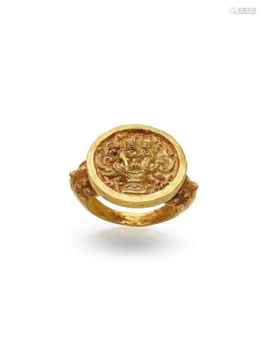 A GOLD SEAL RING CAMBODIA KHMER PERIOD, 11TH/12TH CENTURY