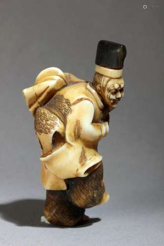 A 19th century Japanese netsuke from Edo period. S…