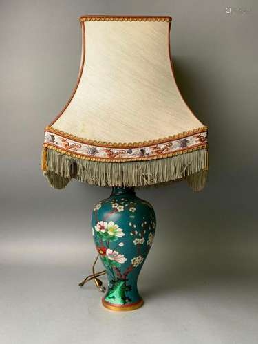 CHINE. Pied de lampe en laiton cloisonné. H 32 cm.…