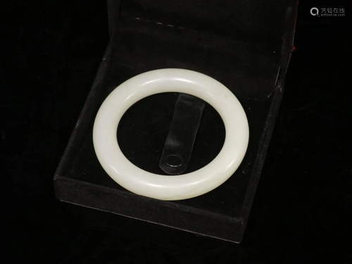 Chinese HEtian Jade Bangle