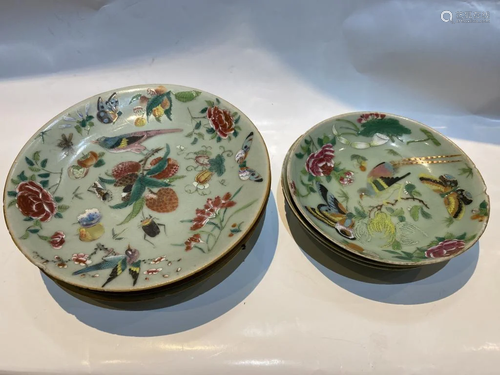 Group of Six Chinese Famille Rose Porcelain Plates