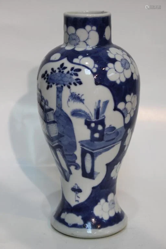 Chinese Blue and White Porcelain Vase,Mark