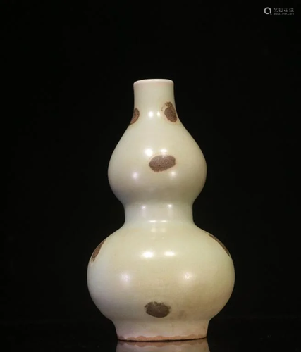 Chinese Longquan Gourd Vase