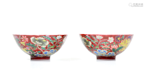 A Pair of Fine Chinese Falangcai-Style Porcelain Bowl