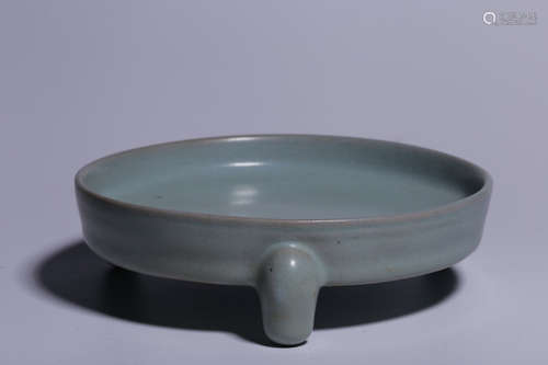 RU WARE TRIPOD CENSER WITH CRACKLE PATTERNS