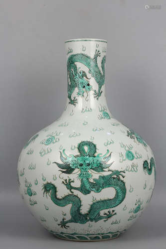 QING--CHINESE GREEN DRAGON PORCELAIN VASE