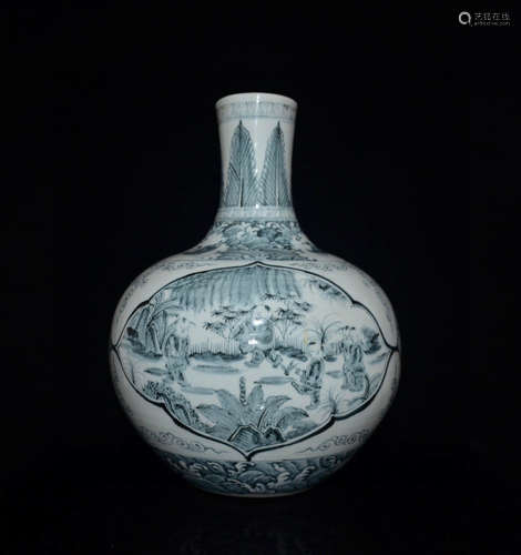 A BLUE AND WHITE ‘CHILDREN AT PLAY’ PAINTED PORCELAIN VASE