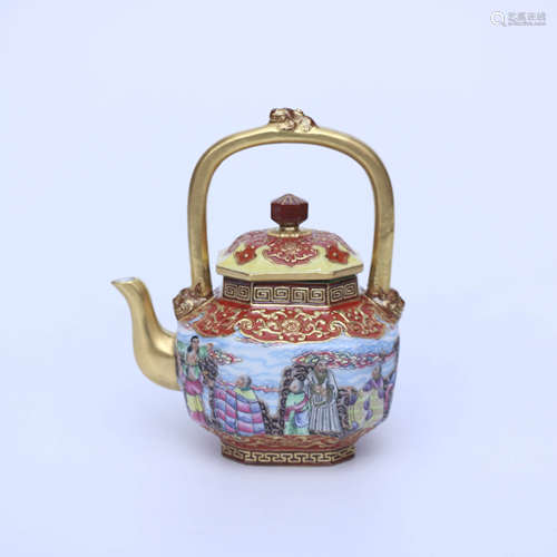 AN ENAMEL GILD EIGHTEEN ARHATS PATTERN PORCELAIN POT WITH LOOP-HANDLE