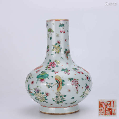 A FAMILLE ROSE FLOWERS AND BUTTERFLIES PATTERN PORCELAIN VASE