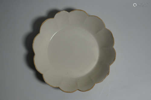 Chinese Early Period Ding Kiln Porcelain Plate