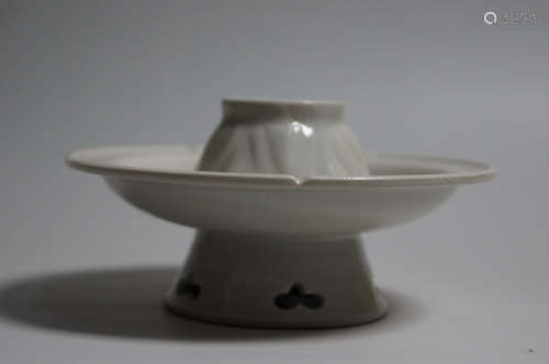 Chinese Ding Kiln Porcelain Vessel
