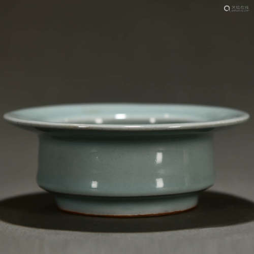 A LONGQUAN CELADON-GLAZED PORCELAIN WASHER